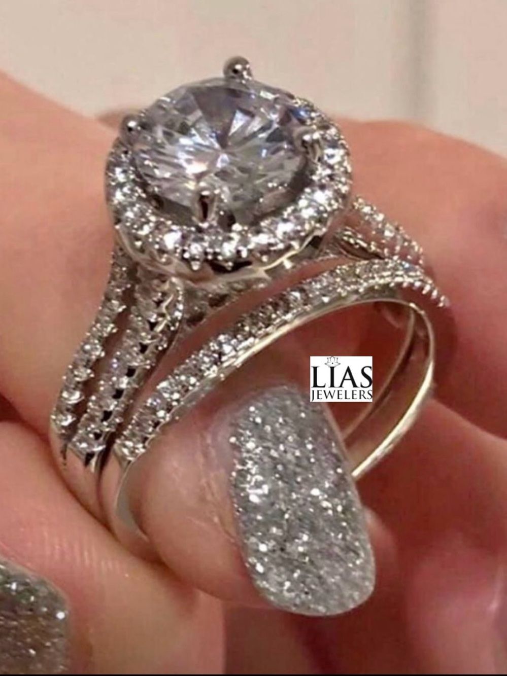 New 18k white gold wedding ring set